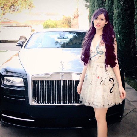 'Mê mẩn' với hot girl sinh năm 93 sở hữu dàn xe cực khủng
