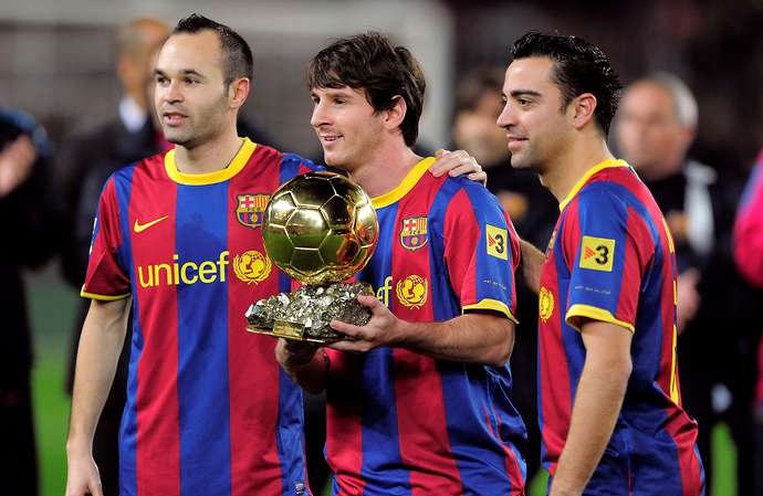 VIDEO: Những pha đập nhả đẹp mắt giữa Xavi, Messi và Iniesta