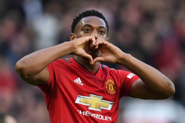 VIDEO: Martial nhân đôi cách biệt cho MU trước Watford