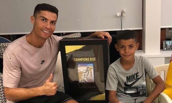 Con trai Ronaldo ghi 7 bàn trong nửa hiệp cho U9 Juventus