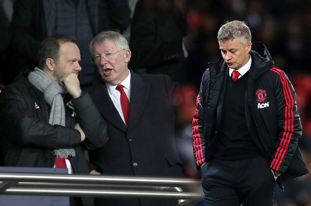 Sóng ngầm MU: Ban lãnh đạo đối thoại chất vấn HLV Solskjaer