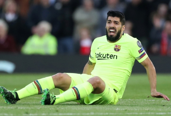 Suarez chỉ trích đồng đội sau thất bại tan nát trước Liverpool