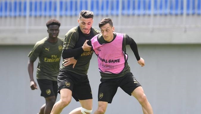 Chùm ảnh: Buổi tập đầu tiên của Arsenal trước trận chung kết Europa League