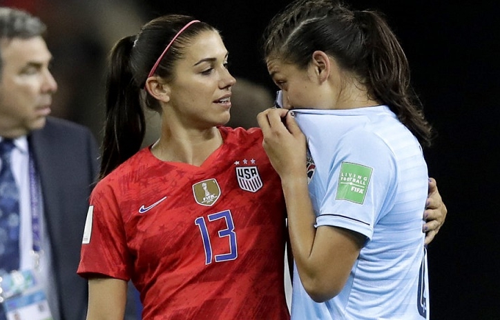 Cầu thủ nữ Thái Lan bị hoảng loạn sau trận thua đậm nhất lịch sử World Cup
