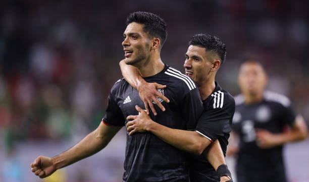 Mexico tiến vào bán kết Gold Cup sau loạt đá luân lưu cân não