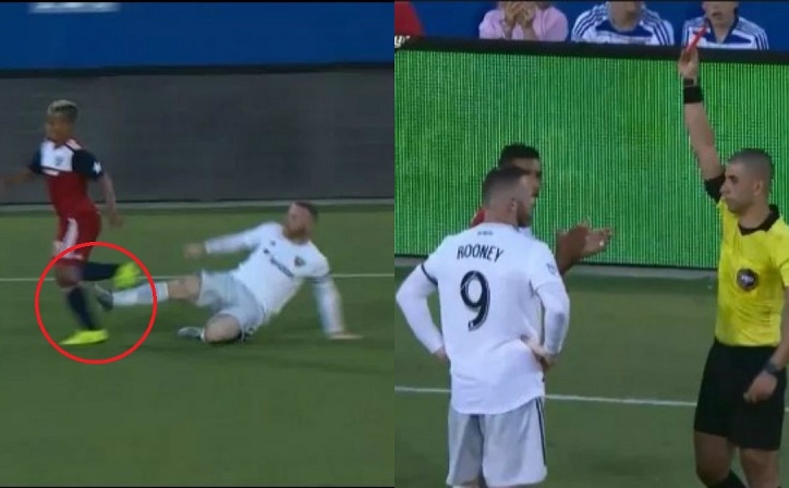 Rooney thoát thẻ đỏ sau khi trọng tài xem lại VAR