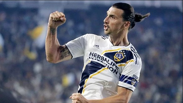 VIDEO: Ibrahimovic lập hat-trick hoàn hảo sau tuyên bố xuất sắc nhất nước Mỹ