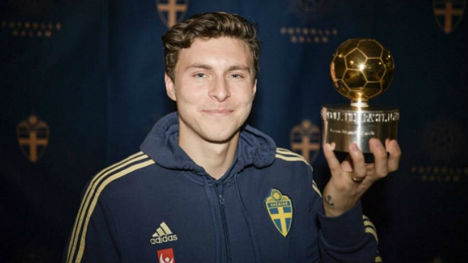 Trung vệ MU đánh bại Ibrahimovic, đoạt Quả bóng Vàng Thụy Điển