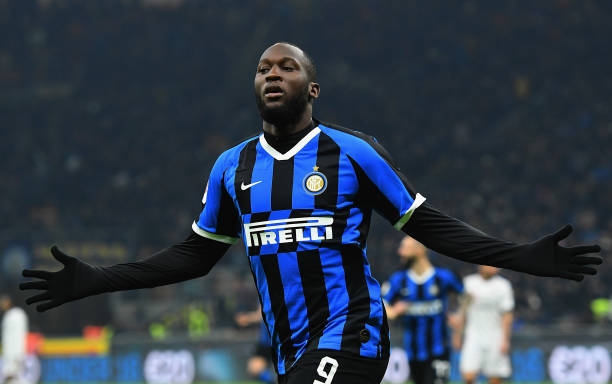 Lukaku lập cú đúp giúp Inter Milan vào tứ kết Cúp quốc gia Ý