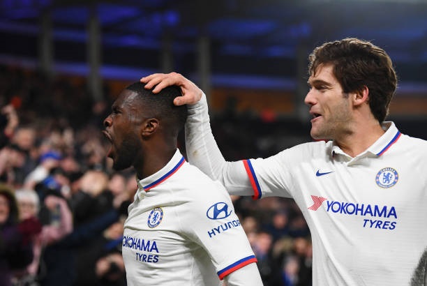 Chelsea vất vả giành vé vào vòng 5 FA Cup