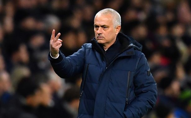 HLV Mourinho: 'Chúng tôi đã chiến đấu như khẩu súng không đạn'