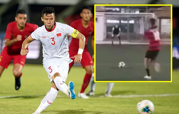 VIDEO: Cầu thủ biến thành trò cười vì sút penalty giống Quế Ngọc Hải