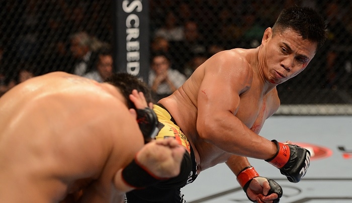Cung Lê đi đường quyền đẹp mắt hạ gục huyền thoại UFC người Mỹ