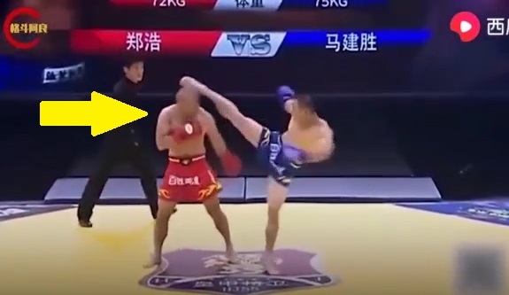 VIDEO: Dính đòn 'chí mạng', cao thủ Vịnh Xuân bị hạ gục chỉ sau 1 giây
