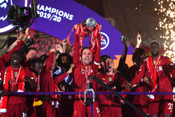 Liverpool đánh bại Chelsea trong 'bữa tiệc' 8 bàn thắng