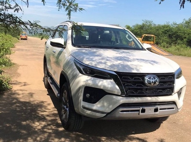 Toyota Fortuner 2021 bất ngờ về Việt Nam, chờ ngày ra mắt