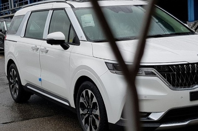 Kia Sedona 2021 bất ngờ lộ diện, thiết kế đẹp như Sorento