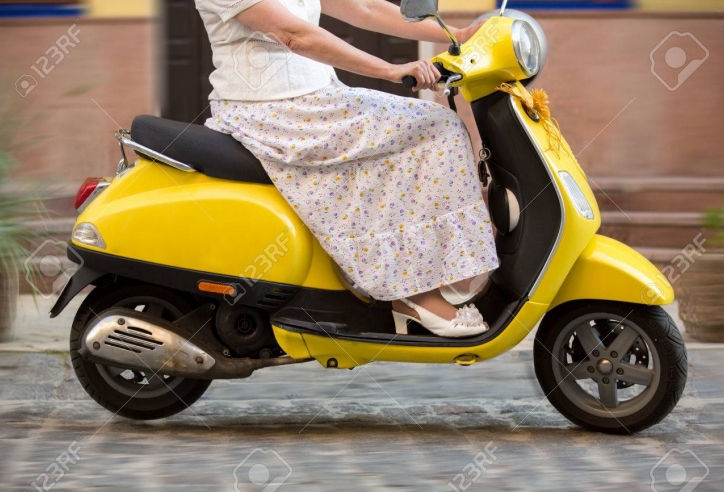 Cách đi xe ga tiết kiệm xăng nhất ít người biết