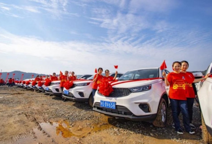 Công ty Trung Quốc 'chơi trội' tặng hơn 4000 xe hơi cho nhân viên