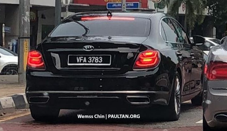 Kia K900 bất ngờ lộ diện tại Đông Nam Á, đối thủ của S Class