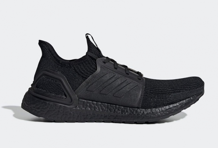 Ultraboost 19 ra mắt phiên bản đen toàn bộ cực hấp dẫn