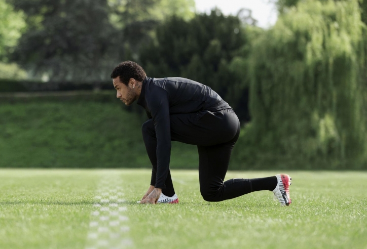 Neymar diện giày mới từ Nike, được gợi cảm hứng với xe đua công thức 1