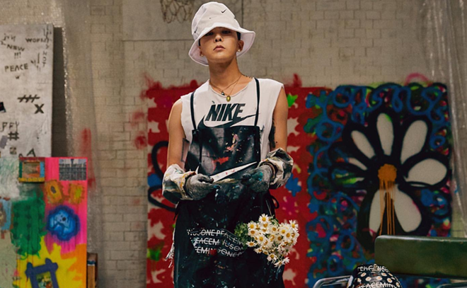 Đập hộp 'siêu phẩm' giày của G-Dragon 