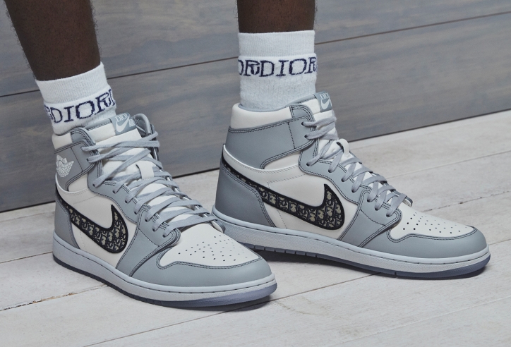 Giày hợp tác giữa Nike và Dior có giá cao không tưởng