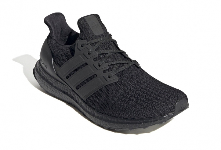 Adidas UltraBoost 4.0 trở lại với bản Triple Black
