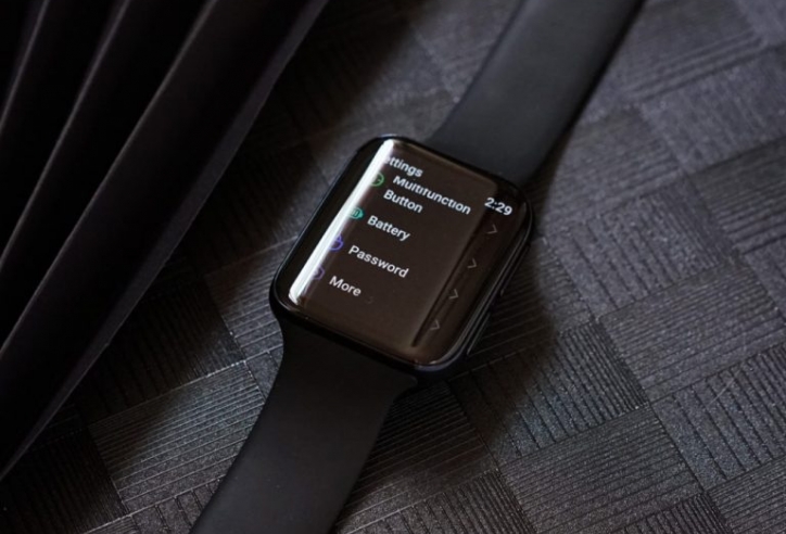 Oppo Watch lộ ảnh màn hình cong bí ẩn