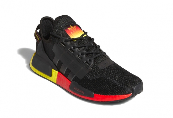 Adidas NMD R1 V2 'Munich' lạ mắt với màu cờ nước Đức