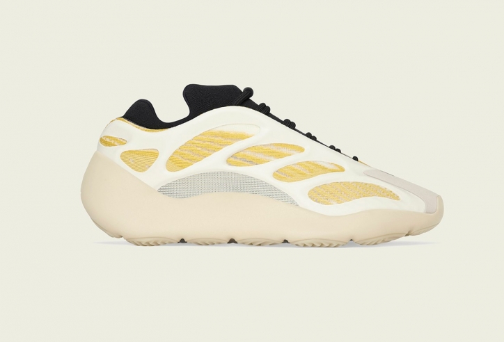 Adidas YEEZY 700 V3 'Safflower' lộ diện