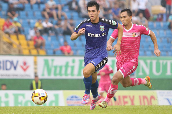 Tiền đạo U23 lập poker ở V-League: Phía trước là bầu trời