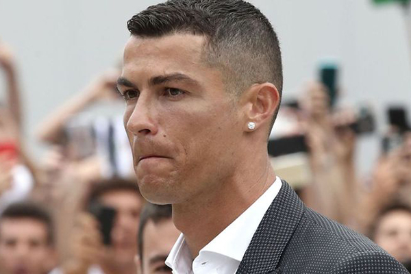 Real Madrid phủ nhận ép Ronaldo ký thỏa thuận với Kathryn