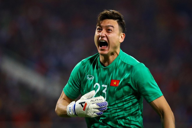 Đặng Văn Lâm nói gì sau khi cản phá cú sút penalty của Thái Lan?