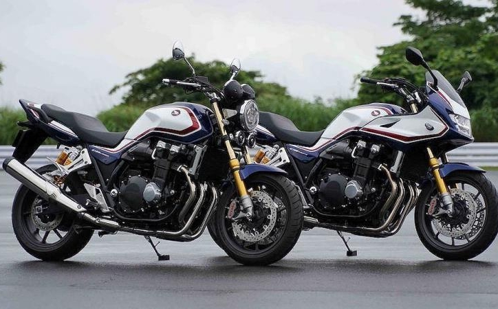Điểm danh loạt moto siêu hot vừa ra mắt trong tháng 8