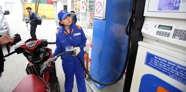 Giá xăng tiếp tục tăng mạnh, đạt mốc gần 22.000 đồng/lít