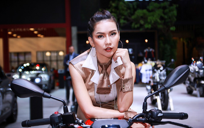 Chùm ảnh: Dàn siêu mẫu nóng bỏng tại triển lãm Moto Expo 2018 Thái Lan