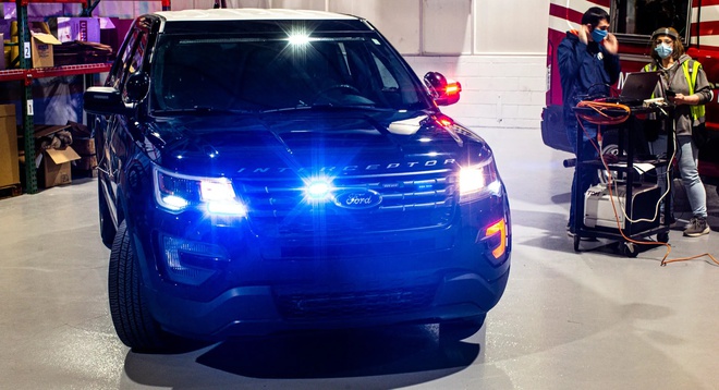 Xe cảnh sát của Ford có khả năng tiêu diệt virus Corona 