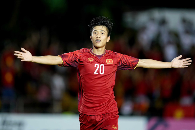 Hết V-League, tuyển thủ Việt Nam đi 'bào' giải phủi lớn nhất miền Bắc