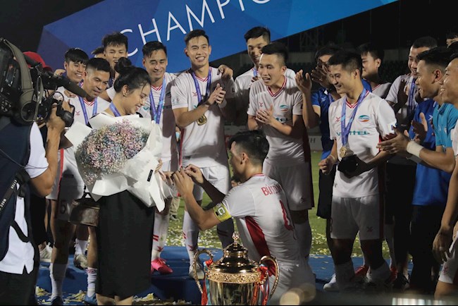 Đội trưởng Viettel đau đầu vì phải lo đám cưới