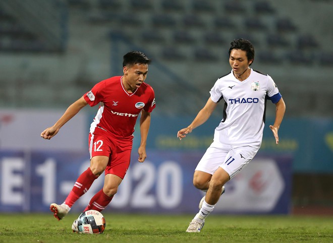 Bầu Đức trông chờ 'chàng Pirlo' để tranh vô địch V.League