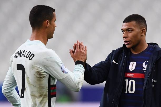 Mbappe gửi thông điệp đến Ronaldo sau đại chiến