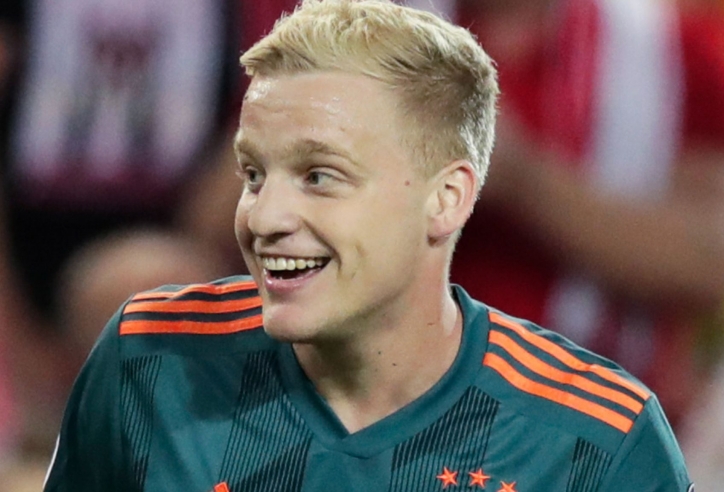 Van de Beek được MU làm điều tương tự như Ronaldo