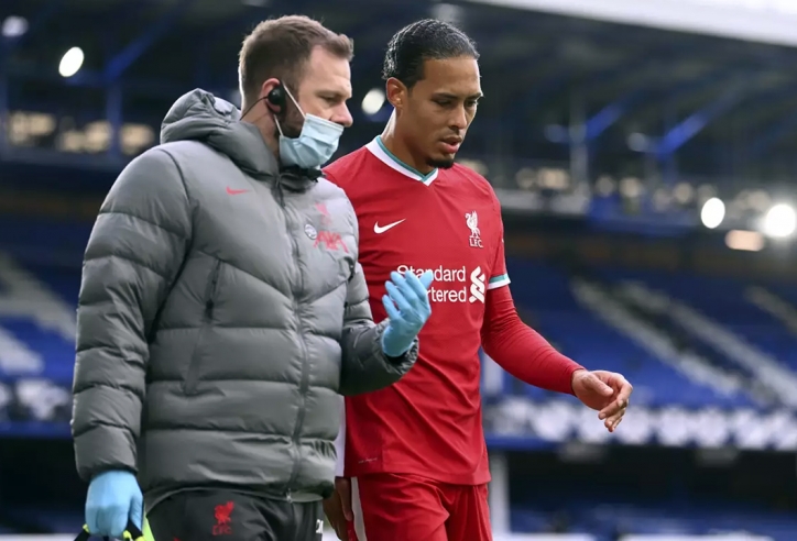 Van Dijk lần đầu lên tiếng sau chấn thương nghiêm trọng