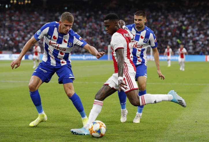 MU đại chiến Liverpool vì cựu đồng đội Đoàn Văn Hậu