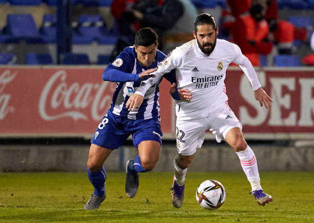 Real Madrid bất ngờ gục ngã trước đội bóng 'tí hon'