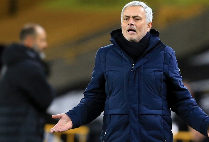 Tottenham ra điều kiện cho Mourinho, chọn sẵn người thay thế