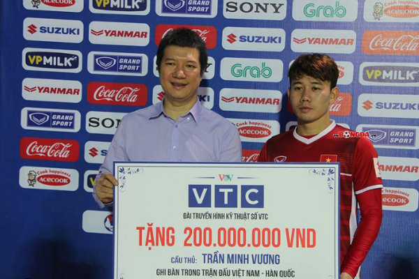 Sao HAGL được thưởng nóng sau buổi tập trên tuyển