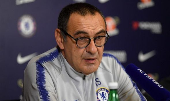 HLV Sarri họp nóng với các cầu thủ sau thất bại của Chelsea